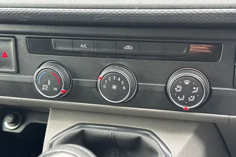 GK72MYB Volkswagen Transporter 2.0TDI 110ps T28 Startline BMT SWB PV Thumbnail #19