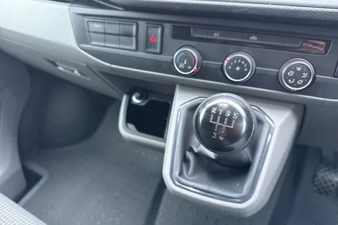GK72MYB Volkswagen Transporter 2.0TDI 110ps T28 Startline BMT SWB PV Thumbnail #20