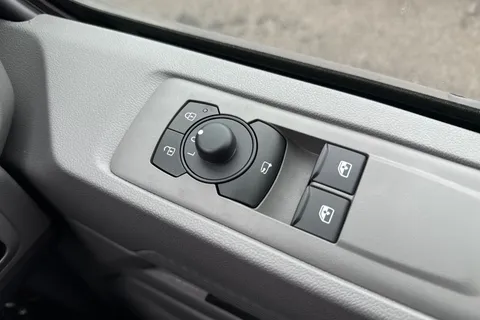 MF75FSG Volkswagen E-Transporter 160kW 65kWh Commerce Pro Van Auto Thumbnail #18