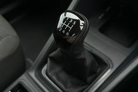 DA25EVP Volkswagen Caddy 2.0 TDI 102PS Commerce Van [Business/Tech Pack] Thumbnail #24