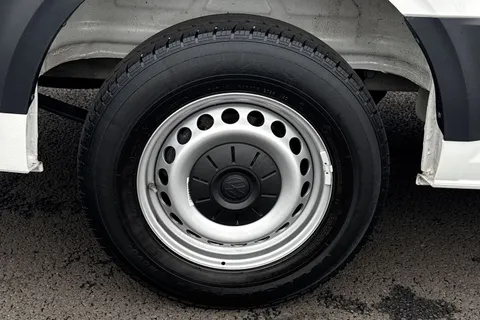 MF74ODT Volkswagen Crafter 2.0TDI (140PS) CR35 MWB Manual Thumbnail #24