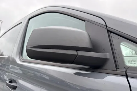 DA25EVP Volkswagen Caddy 2.0 TDI 102PS Commerce Van [Business/Tech Pack] Thumbnail #27