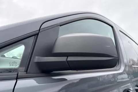 DA25EVP Volkswagen Caddy 2.0 TDI 102PS Commerce Van [Business/Tech Pack] Thumbnail #28