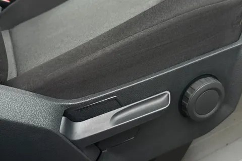 MF74ODT Volkswagen Crafter 2.0TDI (140PS) CR35 MWB Manual Thumbnail #34