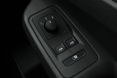 DA25EVP Volkswagen Caddy 2.0 TDI 102PS Commerce Van [Business/Tech Pack] Thumbnail #40