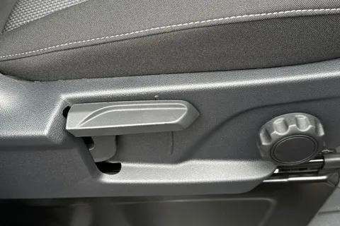 MF75FSG Volkswagen E-Transporter 160kW 65kWh Commerce Pro Van Auto Thumbnail #34