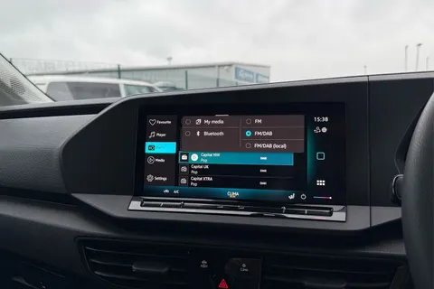 DA25EVP Volkswagen Caddy 2.0 TDI 102PS Commerce Van [Business/Tech Pack] Thumbnail #44