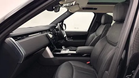 KP24CGY Land Rover Range Rover 3.0 D300 HSE 5dr Thumbnail #3