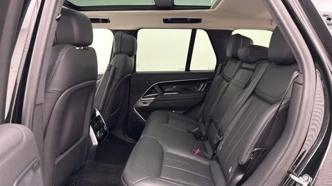 KP24CGY Land Rover Range Rover 3.0 D300 HSE 5dr Thumbnail #4