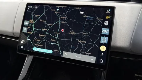 KS74DDV Land Rover Range Rover Sport 3.0 P460e Dynamic SE 5dr Thumbnail #12