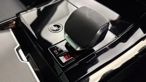 KW74YSV Land Rover Range Rover Sport 3.0 D300 Dynamic SE 5dr Thumbnail #14