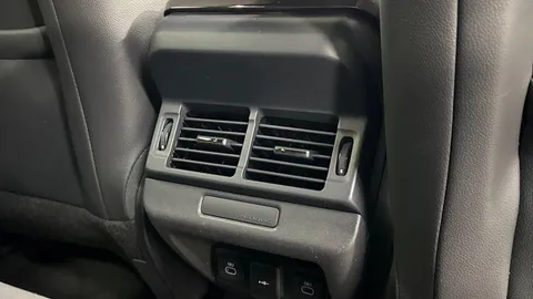 KN74XPX Land Rover Range Rover Evoque 2.0 D200 Dynamic SE 5dr Thumbnail #18