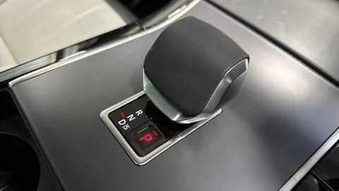 KM74GYX Land Rover Range Rover Evoque 2.0 D200 Dynamic HSE 5dr Thumbnail #14