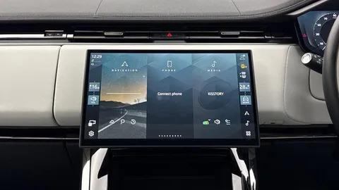 KS74DDV Land Rover Range Rover Sport 3.0 P460e Dynamic SE 5dr Thumbnail #15