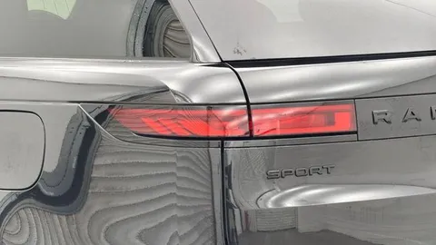 KS74DDV Land Rover Range Rover Sport 3.0 P460e Dynamic SE 5dr Thumbnail #19