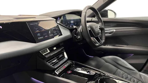 GY72URG Audi e-tron GT GT quattro 350,00 kW Thumbnail #4