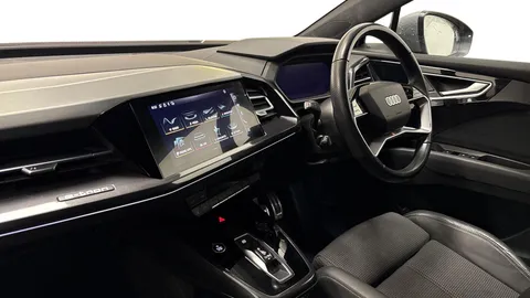 6 of 10 for Audi Q4 e-tron Q4 S line 40 e-tron 150,00 kW