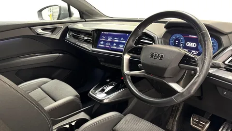 7 of 10 for Audi Q4 e-tron Q4 S line 40 e-tron 150,00 kW