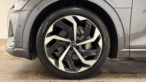 4 of 10 for Audi e-tron Black Edition 55 quattro 300,00 kW