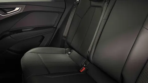 7 of 10 for Audi Q4 e-tron Q4 Sportback S line 40 e-tron 150,00 kW