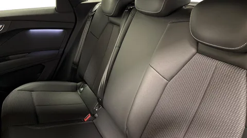 8 of 10 for Audi Q4 e-tron Q4 S line 40 e-tron 150,00 kW