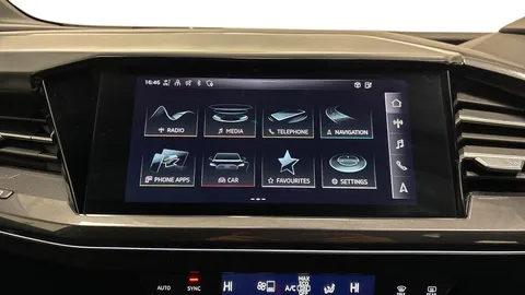 9 of 10 for Audi Q4 e-tron Q4 S line 35 e-tron 125,00 kW