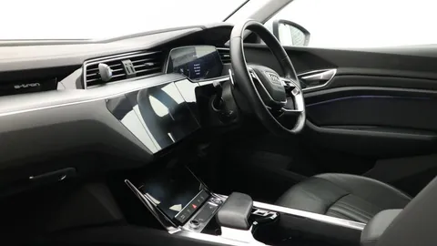 7 of 10 for Audi e-tron 50 Technik Auto quattro 5dr 71.2kWh