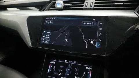 9 of 10 for Audi e-tron 50 Technik Auto quattro 5dr 71.2kWh