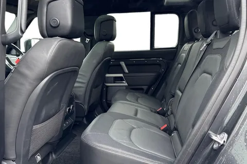 KR24EVW Land Rover Defender 110 3.0 D300 X-Dynamic HSE 5dr Thumbnail #5