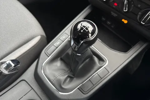 22 of 38 for SEAT Ibiza 1.0 MPI SE Technology Euro 6 (s/s) 5dr GPF