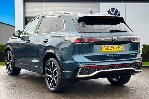 DE25VPD Volkswagen Tiguan 1.5 TSI 272 eHybrid R-Line 5dr DSG ⭐IQ Lights, Driver & Info Pack⭐ Thumbnail #3