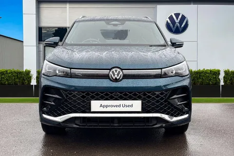 DE25VPD Volkswagen Tiguan 1.5 TSI 272 eHybrid R-Line 5dr DSG ⭐IQ Lights, Driver & Info Pack⭐ Thumbnail #7