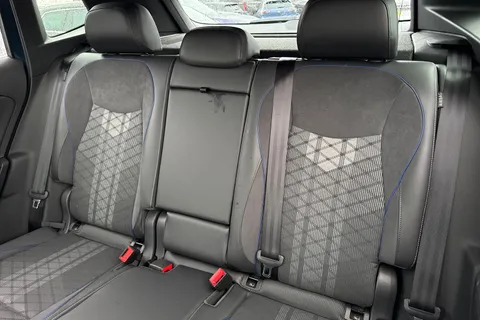 DE25VPD Volkswagen Tiguan 1.5 TSI 272 eHybrid R-Line 5dr DSG ⭐IQ Lights, Driver & Info Pack⭐ Thumbnail #15