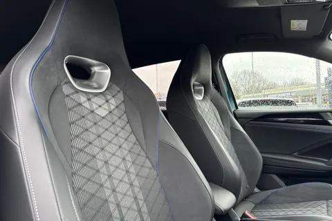 DE25VPD Volkswagen Tiguan 1.5 TSI 272 eHybrid R-Line 5dr DSG ⭐IQ Lights, Driver & Info Pack⭐ Thumbnail #22