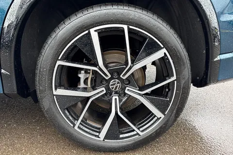 DE25VPD Volkswagen Tiguan 1.5 TSI 272 eHybrid R-Line 5dr DSG ⭐IQ Lights, Driver & Info Pack⭐ Thumbnail #23