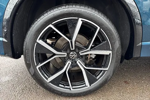 DE25VPD Volkswagen Tiguan 1.5 TSI 272 eHybrid R-Line 5dr DSG ⭐IQ Lights, Driver & Info Pack⭐ Thumbnail #25