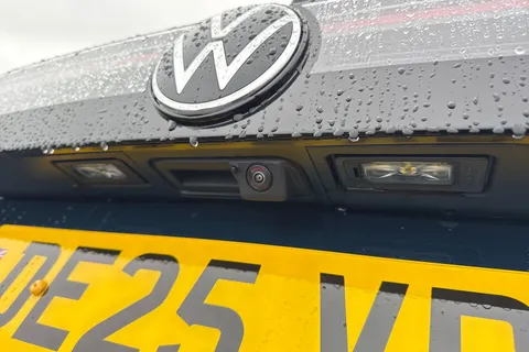 DE25VPD Volkswagen Tiguan 1.5 TSI 272 eHybrid R-Line 5dr DSG ⭐IQ Lights, Driver & Info Pack⭐ Thumbnail #28