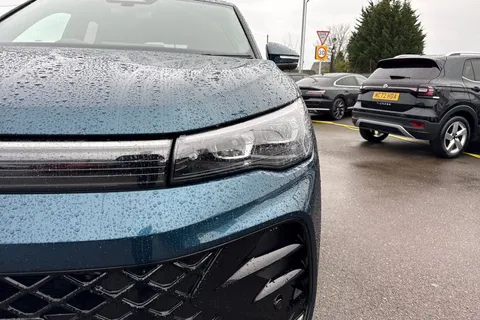 DE25VPD Volkswagen Tiguan 1.5 TSI 272 eHybrid R-Line 5dr DSG ⭐IQ Lights, Driver & Info Pack⭐ Thumbnail #33
