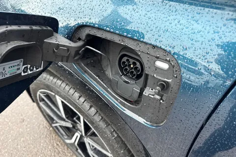 DE25VPD Volkswagen Tiguan 1.5 TSI 272 eHybrid R-Line 5dr DSG ⭐IQ Lights, Driver & Info Pack⭐ Thumbnail #35