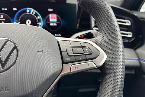 DE25VPD Volkswagen Tiguan 1.5 TSI 272 eHybrid R-Line 5dr DSG ⭐IQ Lights, Driver & Info Pack⭐ Thumbnail #49