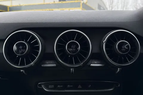 PK70ZZT Audi TT Coup- S line 40 TFSI  197 PS S tronic Thumbnail #23