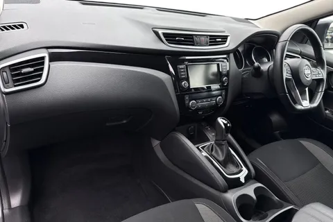 DV70VDL Nissan Qashqai 1.3 DiG-T 160 Acenta Premium 5dr DCT Thumbnail #3