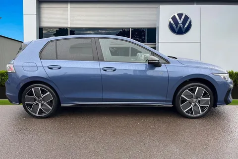  Volkswagen Golf 1.5 TSI Black Edition Euro 6 (s/s) 5dr Thumbnail #4