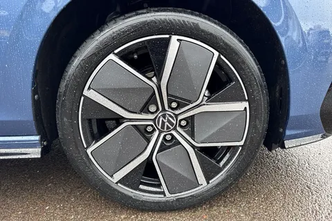  Volkswagen Golf 1.5 TSI Black Edition Euro 6 (s/s) 5dr Thumbnail #7