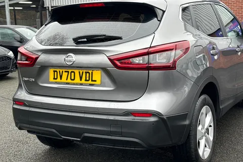 DV70VDL Nissan Qashqai 1.3 DiG-T 160 Acenta Premium 5dr DCT Thumbnail #19
