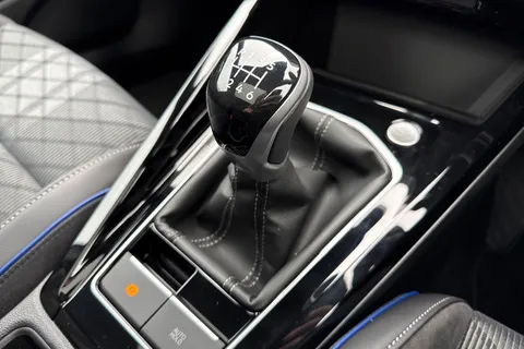  Volkswagen Golf 1.5 TSI Black Edition Euro 6 (s/s) 5dr Thumbnail #20