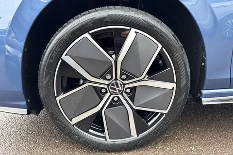  Volkswagen Golf 1.5 TSI Black Edition Euro 6 (s/s) 5dr Thumbnail #22