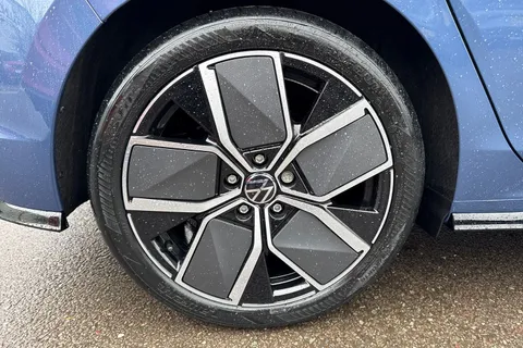  Volkswagen Golf 1.5 TSI Black Edition Euro 6 (s/s) 5dr Thumbnail #24