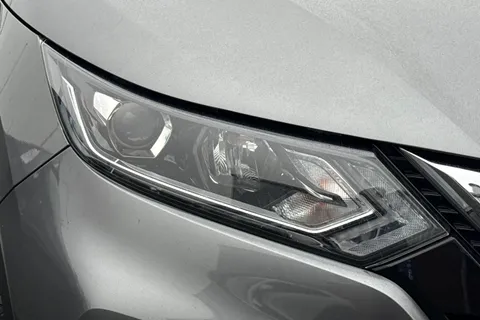 DV70VDL Nissan Qashqai 1.3 DiG-T 160 Acenta Premium 5dr DCT Thumbnail #29