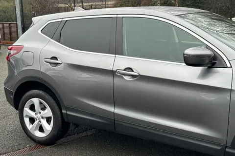 DV70VDL Nissan Qashqai 1.3 DiG-T 160 Acenta Premium 5dr DCT Thumbnail #30